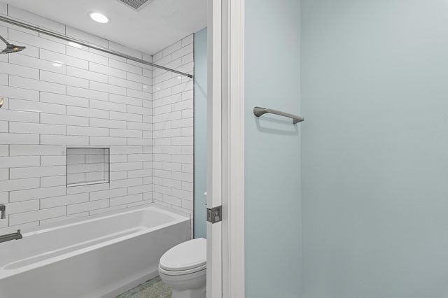 138 W Country Club Drive, Destin, FL 32541