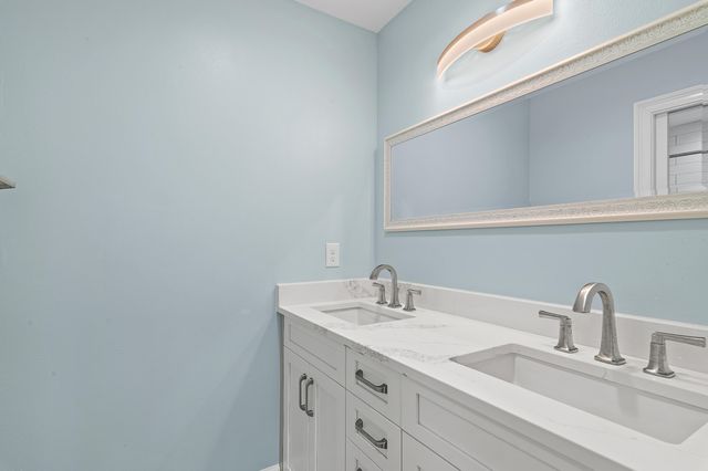 138 W Country Club Drive, Destin, FL 32541