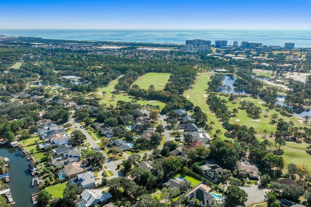 138 W Country Club Drive, Destin, FL 32541