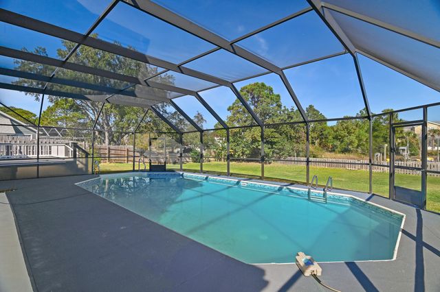 138 W Country Club Drive, Destin, FL 32541