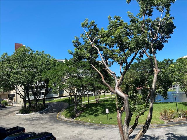 7031 Environ Blvd 221, Lauderhill, FL 33319