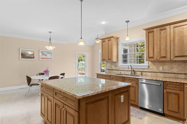 90 Caiola Court, Greenport, NY 11944