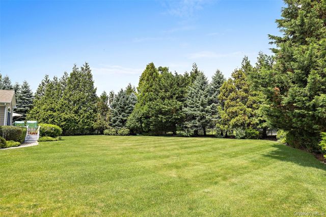 90 Caiola Court, Greenport, NY 11944
