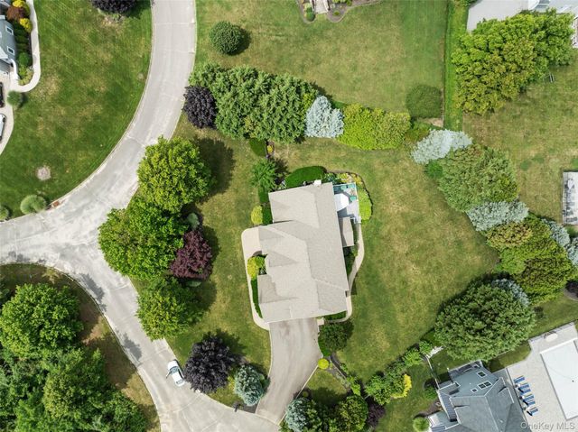 90 Caiola Court, Greenport, NY 11944