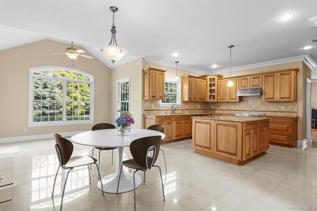 90 Caiola Court, Greenport, NY 11944