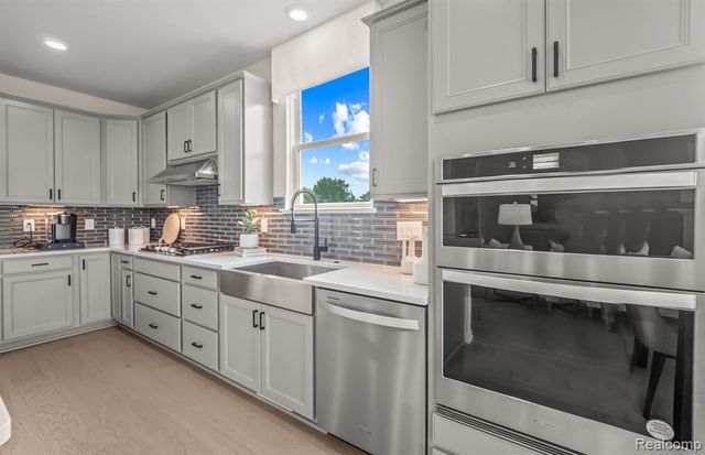 16104 Conifer Lane, Clinton Township, MI 48038