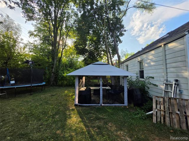 1402 Magnolia Drive, Inkster, MI 48141