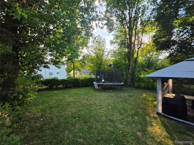 1402 Magnolia Drive, Inkster, MI 48141
