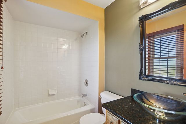 8836 Clifton Lane, Tinley Park, IL 60487