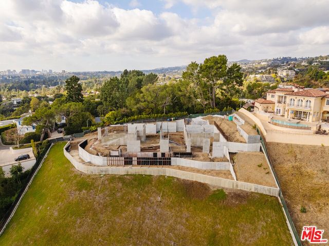 1140 Calle Vista Drive, Beverly Hills, CA 90210