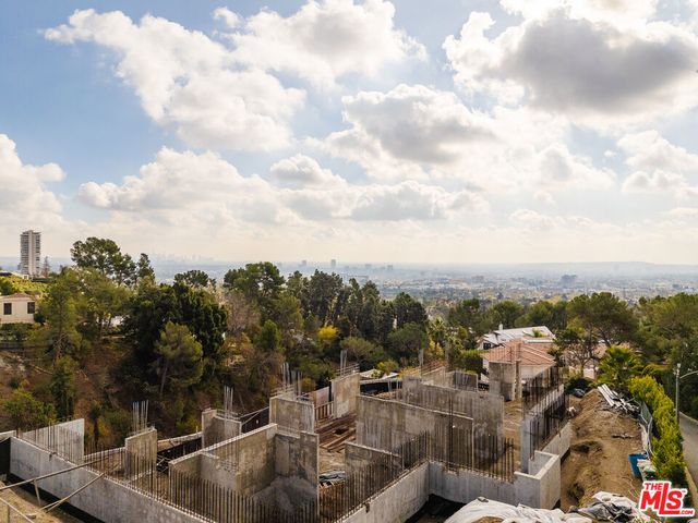 1140 Calle Vista Drive, Beverly Hills, CA 90210