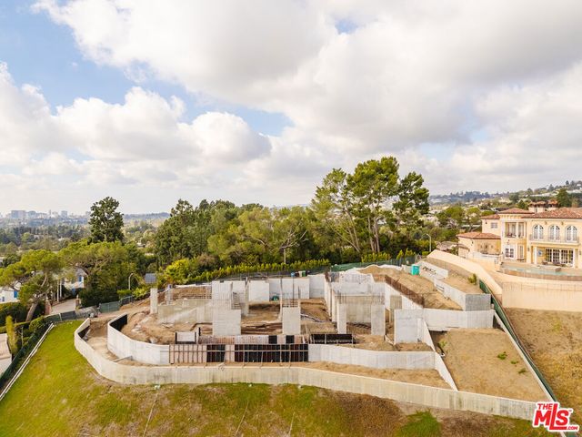 1140 Calle Vista Drive, Beverly Hills, CA 90210