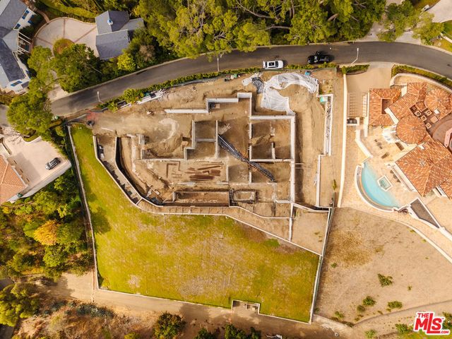 1140 Calle Vista Drive, Beverly Hills, CA 90210