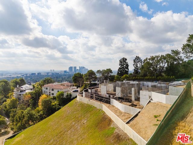 1140 Calle Vista Drive, Beverly Hills, CA 90210