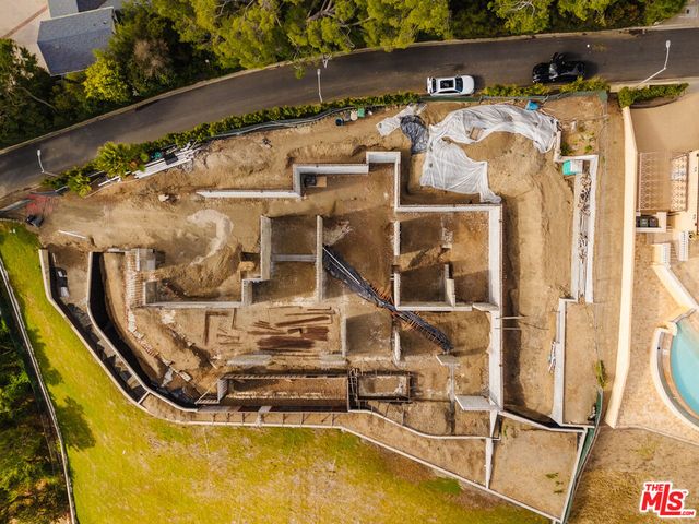 1140 Calle Vista Drive, Beverly Hills, CA 90210