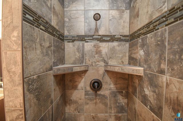 1704 S Andrew Ave Avenue, Sioux Falls, SD 57106