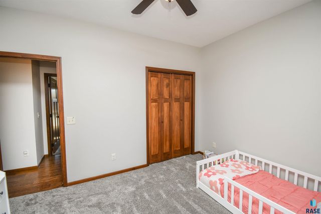 1704 S Andrew Ave Avenue, Sioux Falls, SD 57106