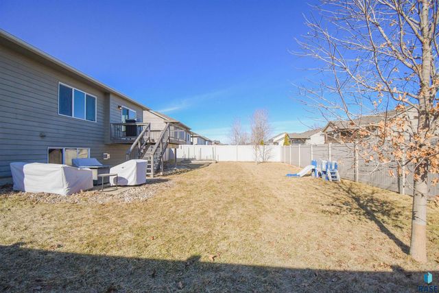 1704 S Andrew Ave Avenue, Sioux Falls, SD 57106