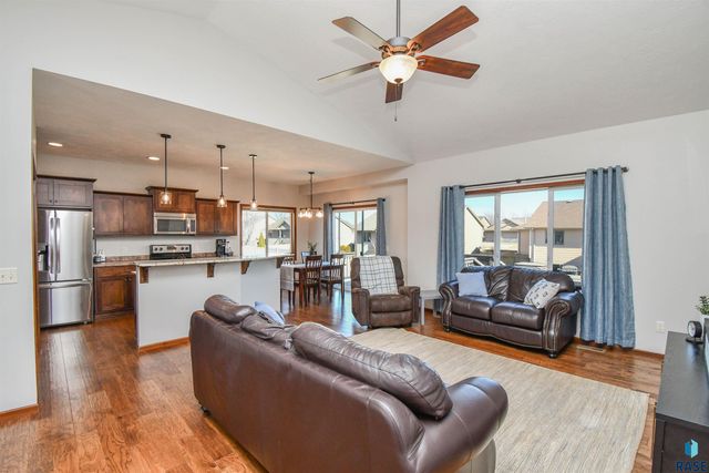 1704 S Andrew Ave Avenue, Sioux Falls, SD 57106