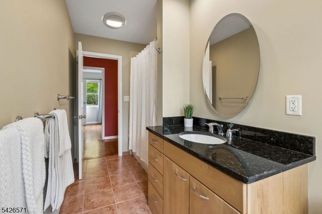 27 Hillside Ter, New Providence Boro, NJ 07901