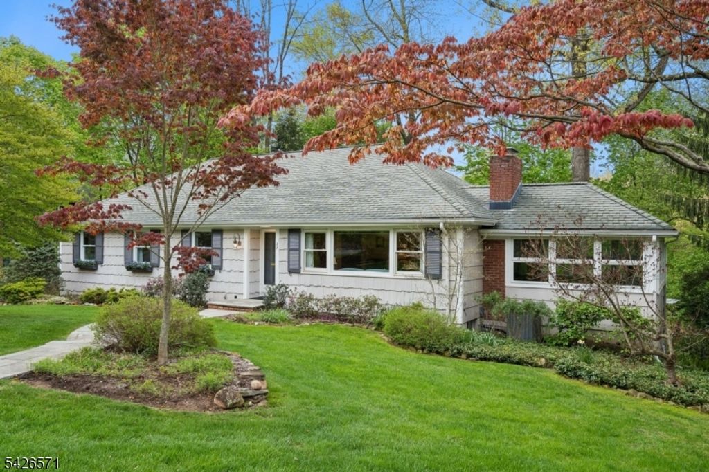 27 Hillside Ter, New Providence Boro, NJ 07901