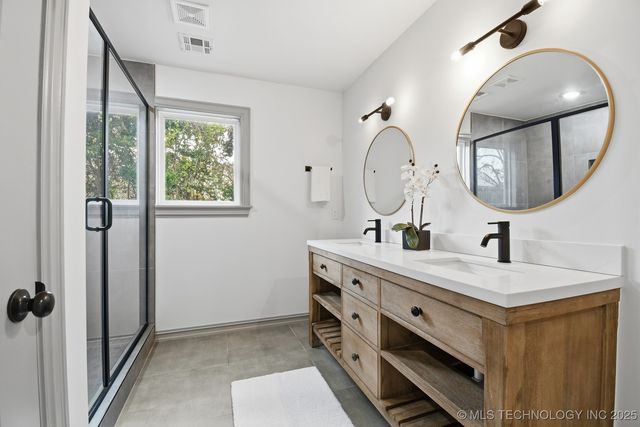 2550 E 17th Street, Tulsa, OK 74104