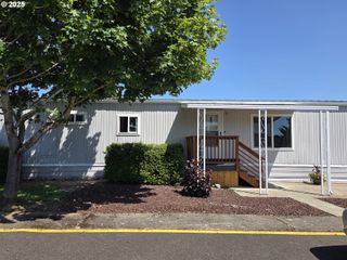 2902 E 2ND St 37, Newberg, OR 97132