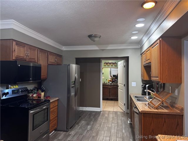 1717 Klerner Lane, New Albany, IN 47150