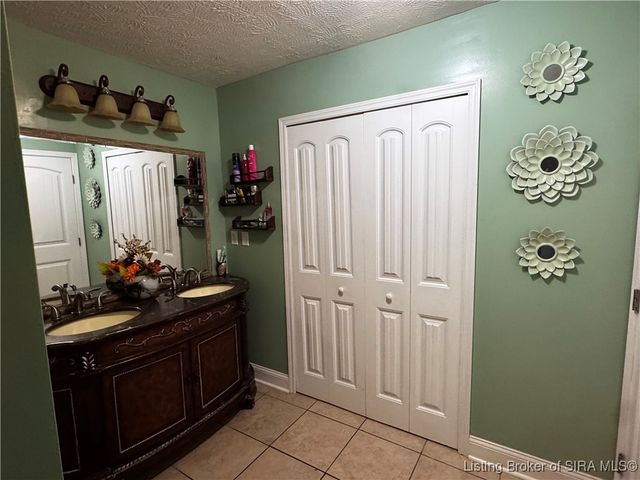 1717 Klerner Lane, New Albany, IN 47150