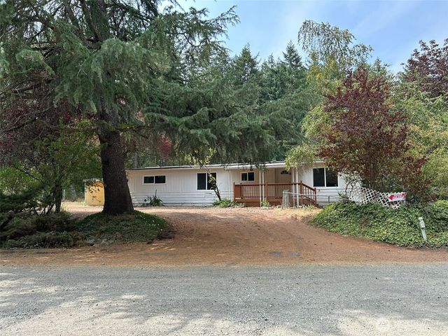 21 E North Lake Drive, Shelton, WA 98584