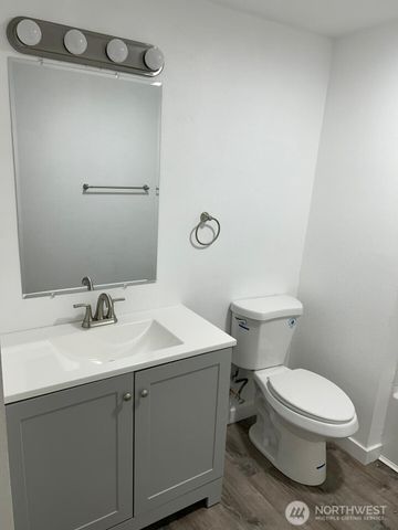 21 E North Lake Drive, Shelton, WA 98584