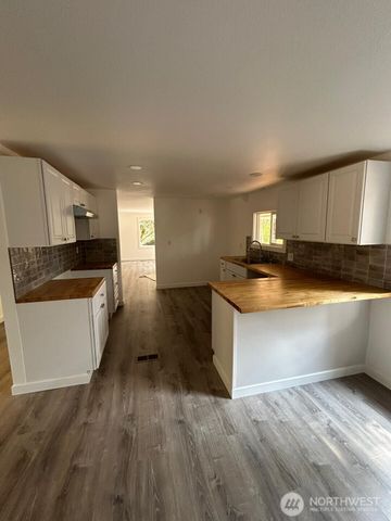 21 E North Lake Drive, Shelton, WA 98584