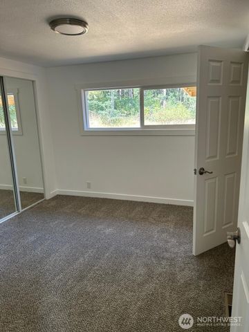 21 E North Lake Drive, Shelton, WA 98584