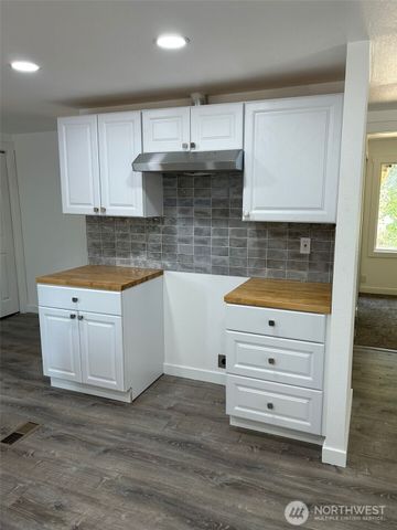 21 E North Lake Drive, Shelton, WA 98584