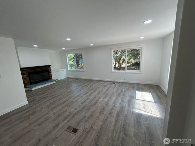 21 E North Lake Drive, Shelton, WA 98584