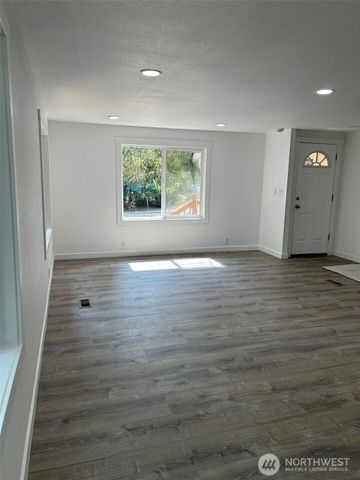 21 E North Lake Drive, Shelton, WA 98584