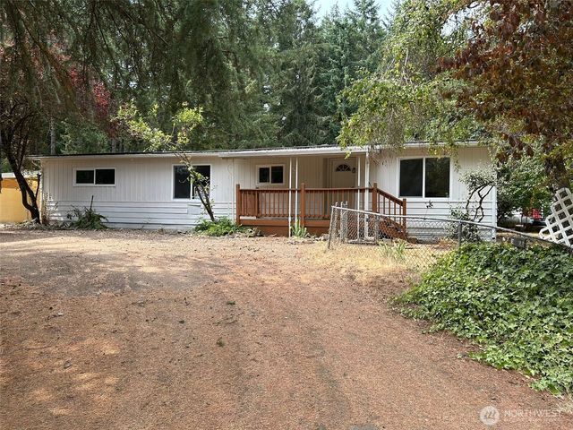 21 E North Lake Drive, Shelton, WA 98584