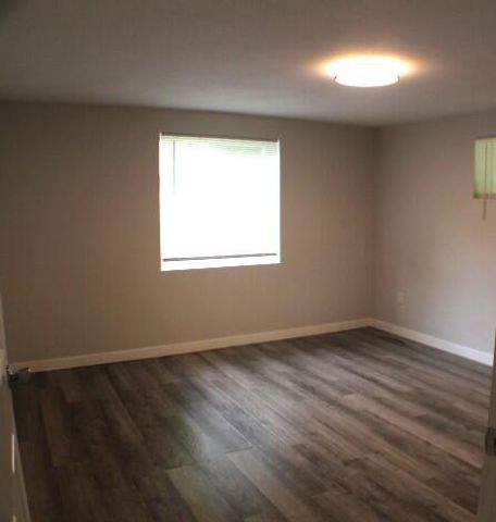 21841 Main Street, Reeds Spring, MO 65737