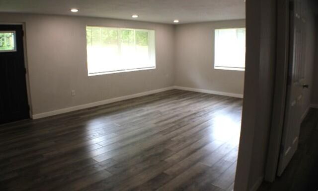 21841 Main Street, Reeds Spring, MO 65737