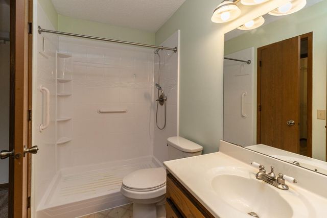 16211 Flagstaff Court S, Lakeville, MN 55068