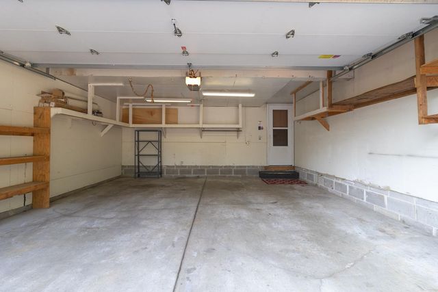 16211 Flagstaff Court S, Lakeville, MN 55068