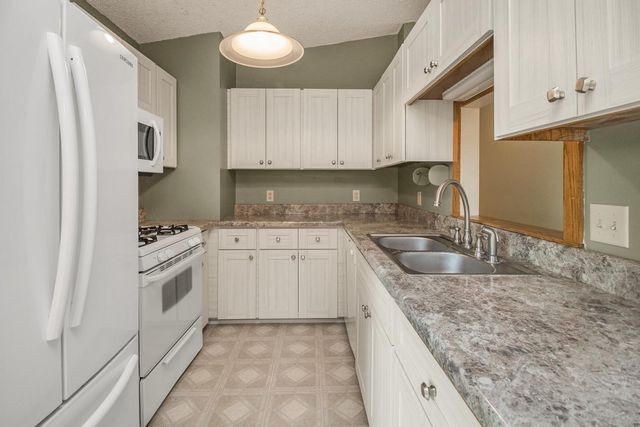 16211 Flagstaff Court S, Lakeville, MN 55068