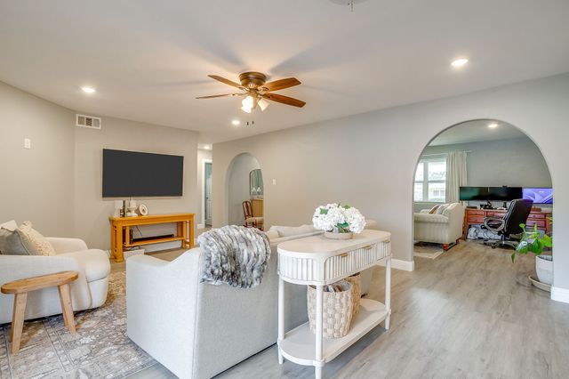 3512 Winifred Drive, Fort Worth, TX 76133