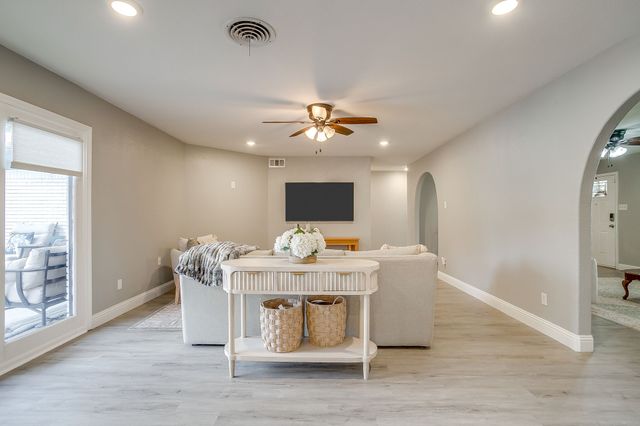 3512 Winifred Drive, Fort Worth, TX 76133