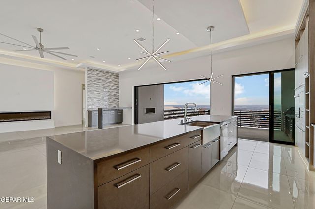 1281 DESERT NIGHT Street, El Paso, TX 79912