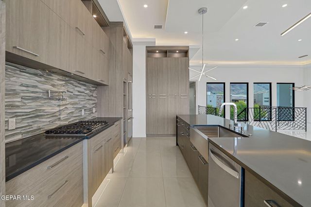 1281 DESERT NIGHT Street, El Paso, TX 79912