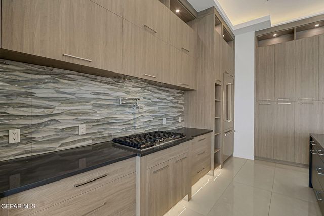 1281 DESERT NIGHT Street, El Paso, TX 79912