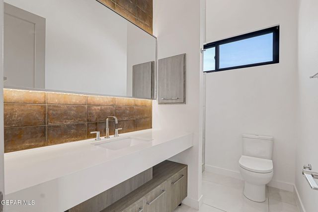 1281 DESERT NIGHT Street, El Paso, TX 79912