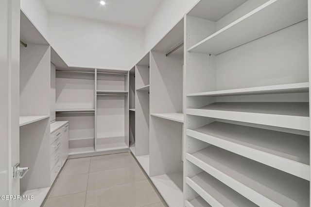 1281 DESERT NIGHT Street, El Paso, TX 79912