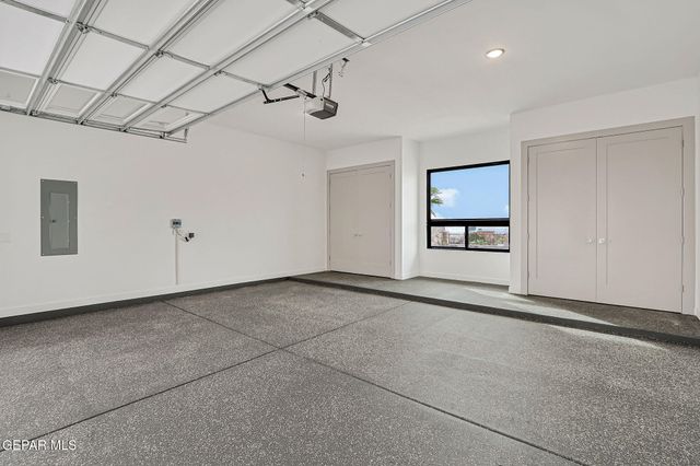 1281 DESERT NIGHT Street, El Paso, TX 79912